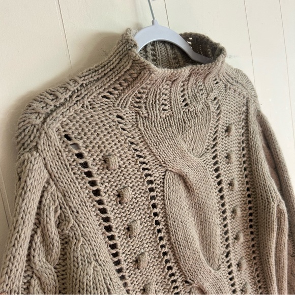 Lovely Girl, size M, made in Italy, wool/alpaca cable Knit sweater, tan - Picture 3 of 6